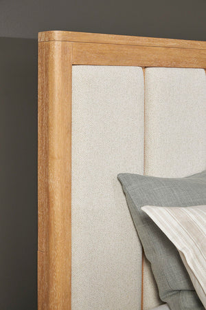 Escape - Bedroom King Panel Bed 2 Nightstands And Dresser With Mirror - Glazed Natural Oak