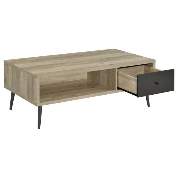  offering a versatile palette. A rectangular silhouette is tastef
