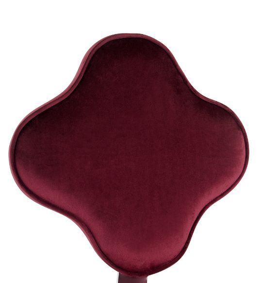  the office chair features a traditional geometric design in a modern way. The upholstered seat and back cushions in red velvet invite you to indulge in a warm and relaxed vibe. 5-s