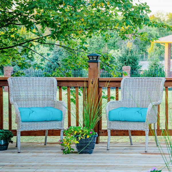 Durable polyester fabric is wear-resistant with a long lifespan <br>Soft cushions offer a better sitting experience <br>The waterproof and oil-proof cover is easy to clean and maintain <br>Exquisite workmanship without deformation <br>Sun protection funct