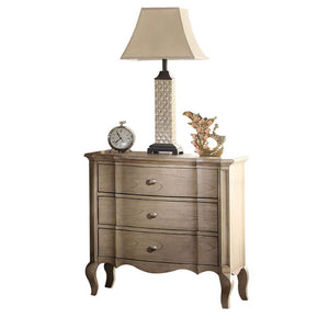3 Drw Assembled Drawer: GLIDE Side Metal (Full Ext., 45mm), DOVETAIL French Front & English Back, Felt-Lined Top Drawer, Manual Close Wooden Cabriole Leg<br/><br/><b>Product Features</b><ul><li>3 Drw</li><li>Casegood Drawer: GLIDE Side Metal (Full Ext.), 