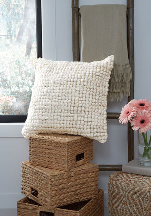  adding a relaxed sense of style wherever it-'s placed.<br/><br/><b>Product Features</b><ul><li>Face made of wool/polyester/co