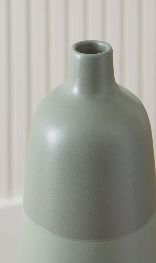 Peerland - Sage Green - Vase - 15"