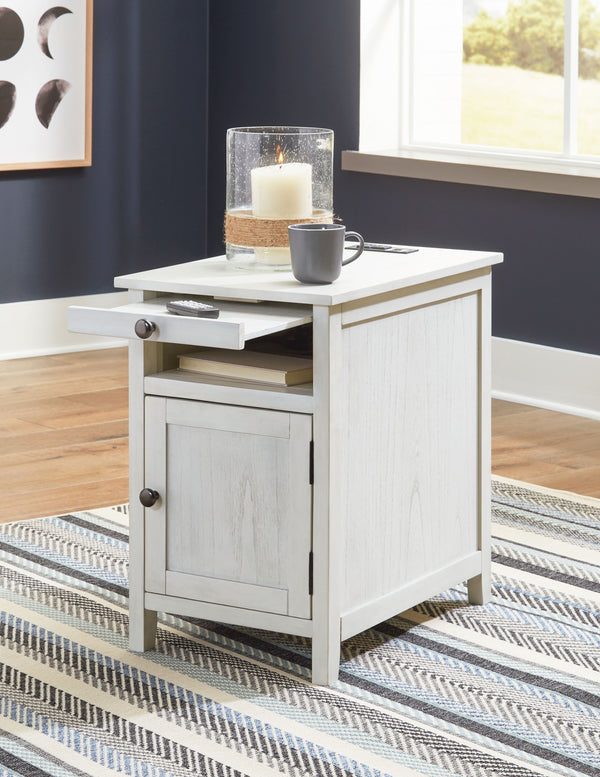 Treytown - Antique White - Chair Side End Table
