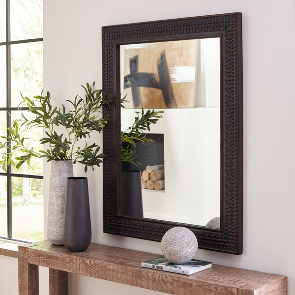 while the dark brown finish has a universal appeal.<br/><br/><b>Product Features</b><ul><li>Made with wood</li