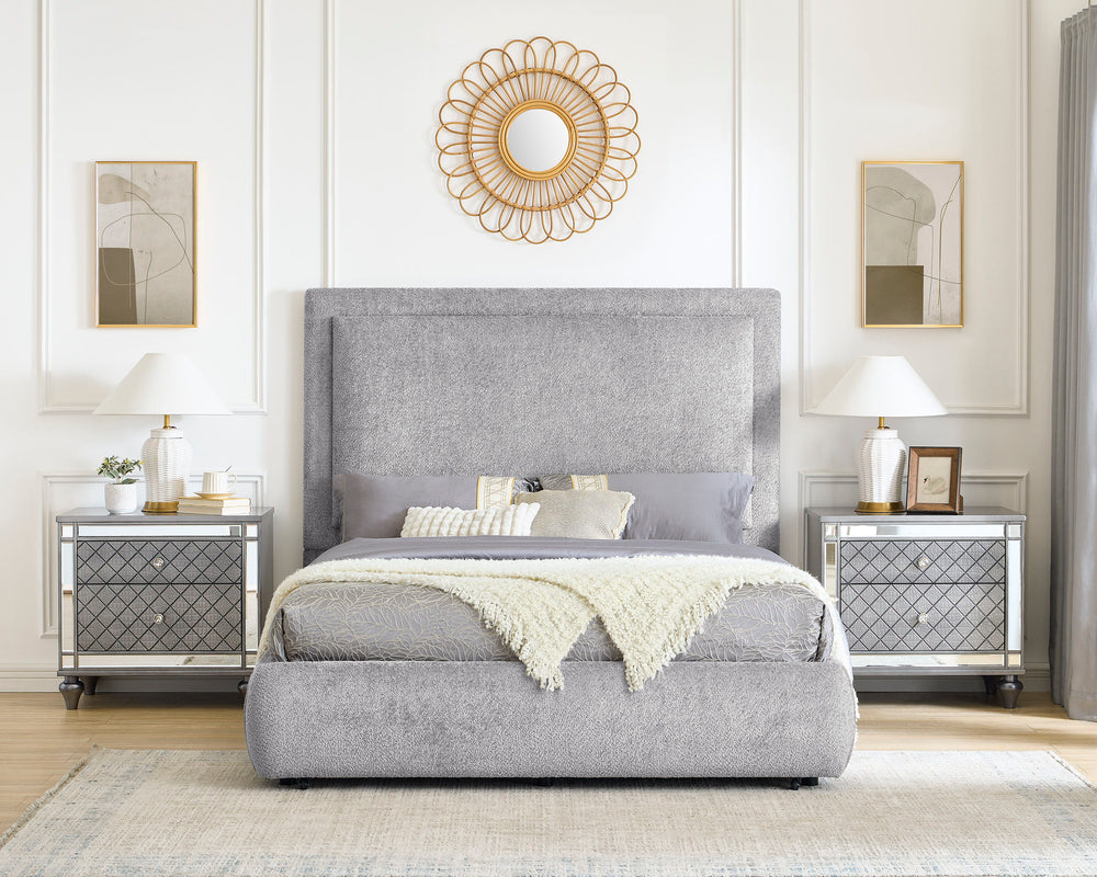Reverie - Upholstered Queen Storage Bed - Pewter<h4><b>Reverie - Queen Footboard Drawer - Pewter</b></h4> <table width="100%"><colgroup><col style="width: 30%"> <col style="width: 70%"> </colgroup> <tbody> <tr> <td>Dimensions</td> <td> 68.50"L x 87.00"D x