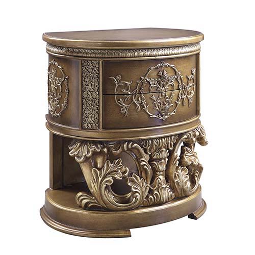 The grand Baroque style of the Constantine collection is sure to impress. With a beautiful bronze finish to emphasize the scrollwork and regal aspects of the collection. The bed features intricately carved embellishments and an oversized PU padded headboa