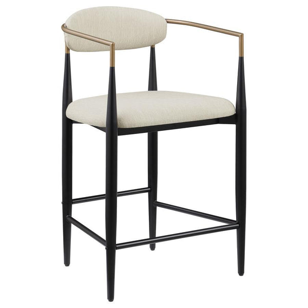  rounded rest that provides ample support for everything from a leisurely meal to a quick bite. Its padded seat adds foam