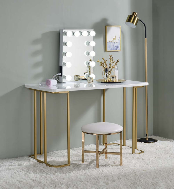  with gold finish enhancing its modern silhouette. White rectangle table top offers a spacious and clean workplace. Simple a