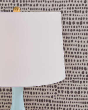  this spectacular table lamp illuminates your good taste. Its elegant silhouette