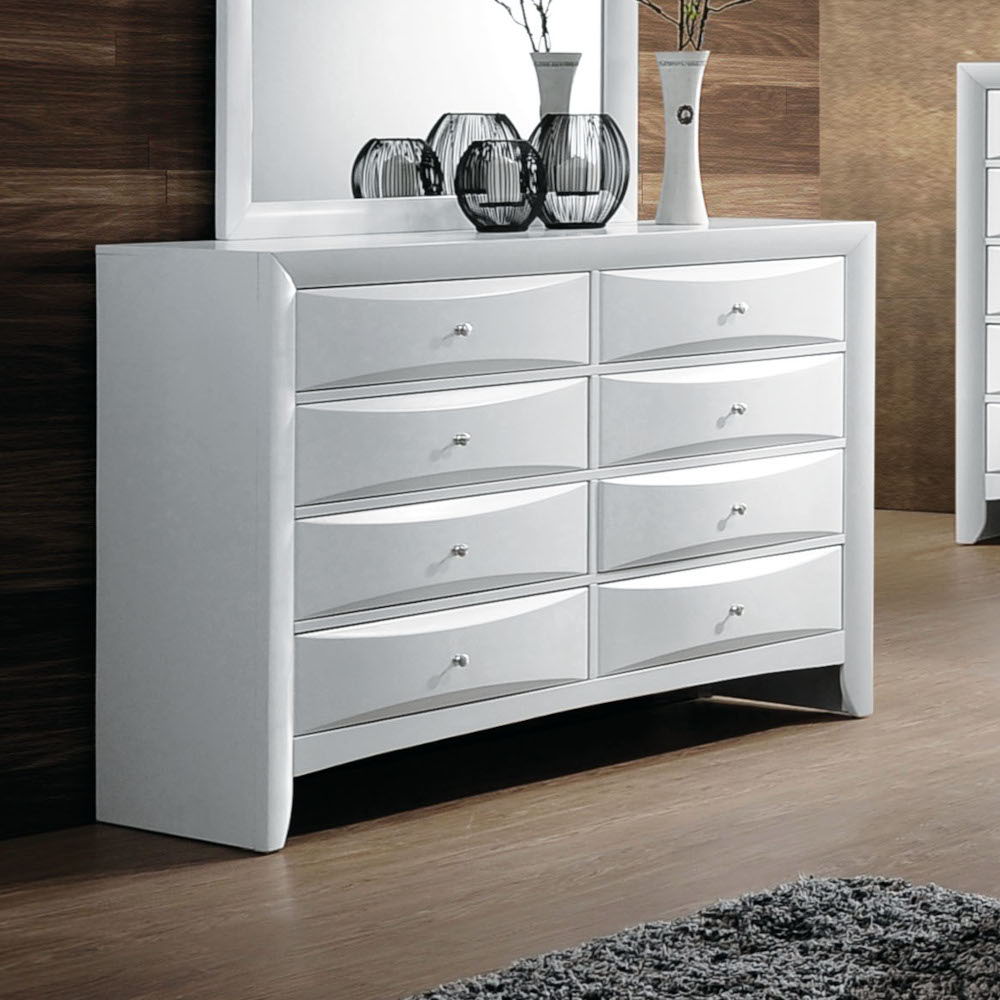 The Ireland Dresser has dovetail drawers and center metal glides. Featuring eight shaped drawer fronts, adding dimension to the piece as they catch the light. An optional rectangular mirror can be added to the dresser to create the perfect area for mornin