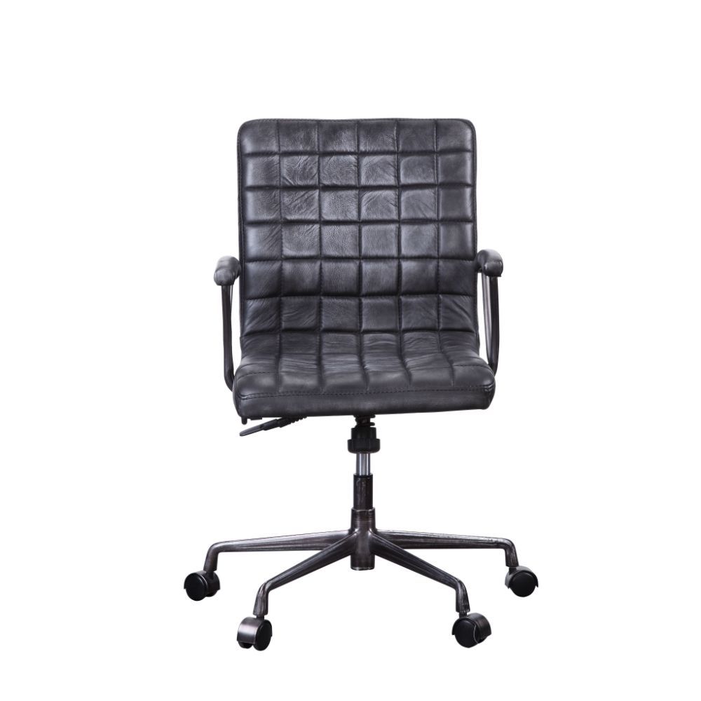 The perfect command seat, the Barack executive chair never compromise on comfort or functionality. The height mechanism makes customizing your workstation fast and easy while the swivel capability encourages movement. Featuring geometric tufted cushion wi