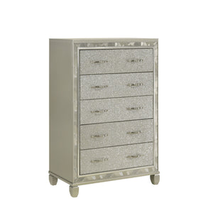 Introducing the Radiance 5 Drawer Chest in Platinum Silver, meticulously crafted for lasting stability and durability from a combination of Solid Rubberwood and manufactured woods. Its semi-gloss lacquer Platinum Silver finish lends a silky, modern touch 