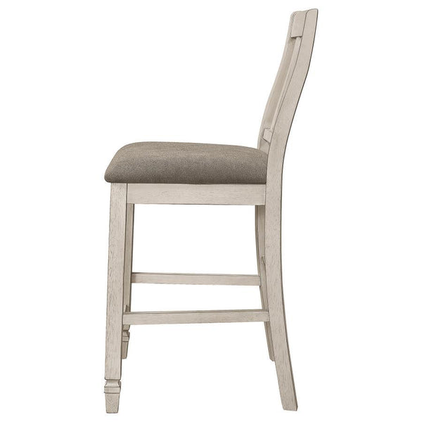  plush padding makes it ultra-cozy and comfortable. A slat 