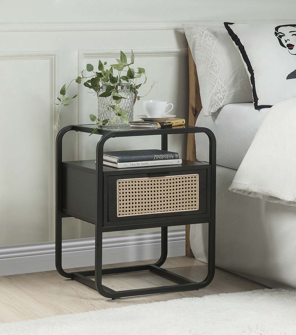 Colson - Accent Table - Black - 19-"