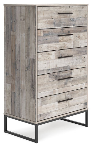 Part beach chic, part urban hip, this chest of drawers is everything you dreamed of, at a comfortably cool price. The butcher block whitewash finish over replicated pine grain lends a richly relaxed aesthetic that suits your sensibility. Dark pewter-tone 