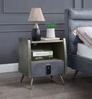 Bunkie Board Not Required, Support Slats: 14 Top & 14 Bottom, Fixed Ladder, Mattress Not Included, 3/4 Extension Drawer Glide, DT English Front & Back, Wooden Center Drawer Glide, Feltlined on Top Drawer