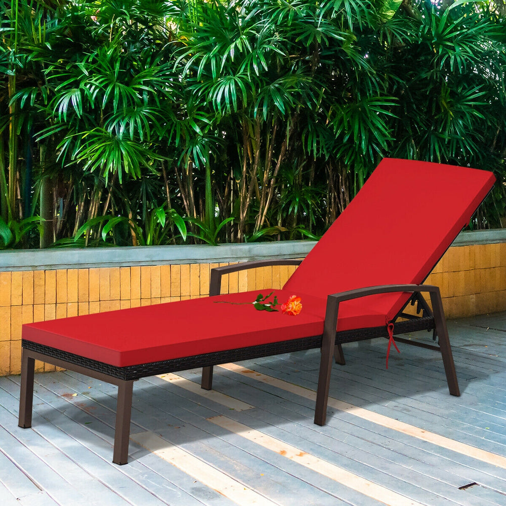 Sturdy steel construction for sturdiness and long lifespan<br>Durable and weather-resistant rattan is suitable for outdoor use<br>Backrest with 5 adjustable positions for an optimal experience<br>Handles on both sides offer extra support to your arms<br>M