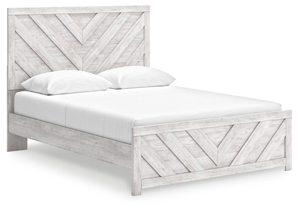 Charmingly designed, this queen panel bed embraces the aesthetics of countryside living and repurposes them for modern settings. Its whitewash paint, replicating the wear and tear of time, appeals to your love of vintage character. And a chic chevron patt
