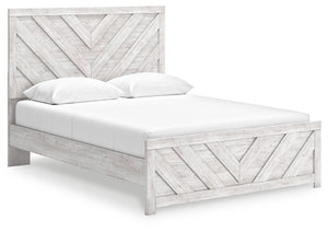 Charmingly designed, this queen panel bed embraces the aesthetics of countryside living and repurposes them for modern settings. Its whitewash paint, replicating the wear and tear of time, appeals to your love of vintage character. And a chic chevron patt