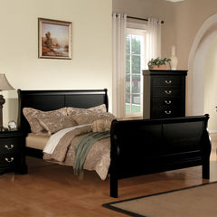 The Louis Philippe III collection brings traditional style details from its sleigh beds, featuring KD headboard, and footboard. Crafted with selected wood and veneers is available in different finish to choose from antique gray, black, cherry and white fi