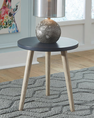  bringing casual elegance to your home.<br/><br/><b>Product Features</b><ul><li>Wood