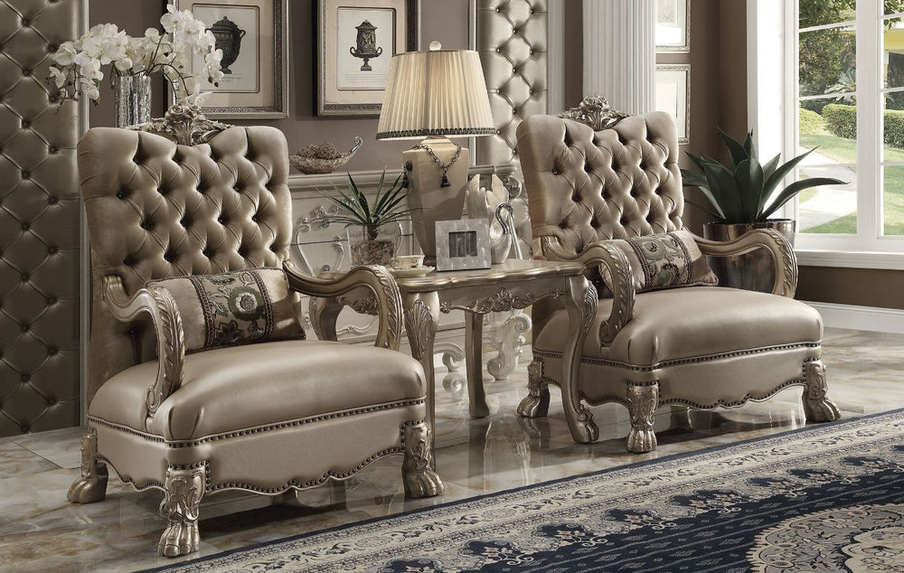 The Dresden sofa collection creates an elegant and traditional design into your living room. Hand-Crafted pieces inspired from the luxurious design of the past, the new Dresden sofa features elaborate ornamental details and a sophisticated style which giv