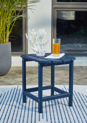  itâ€™s sure to weather the seasons beautifully. Designed to shed rainwater