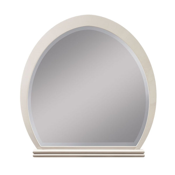  blending the new trend with a high gloss finish. Its oval shape further complements the headboard of the matching bed and handles