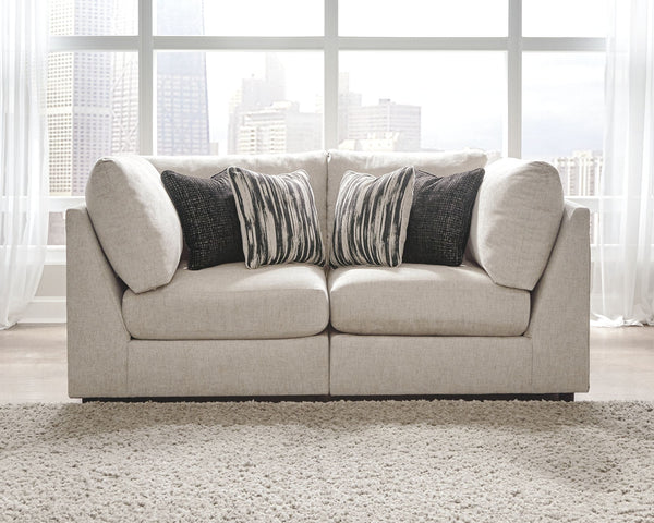 With its casual-contemporary aesthetic and modular design that simply makes sense, this sectional makes way for high style and indulgent comfort. Rest assured, the thickly cushioned seats and wedge-cut backrests are right on point for those who fancy a cl