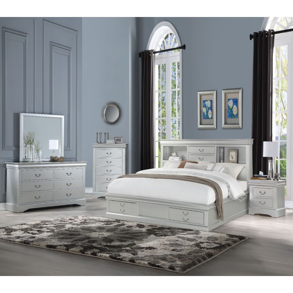 The Louis Philippe III storage bed is exclusively designed and filled with romantic spirit. A piece crafted and inspired by the luxurious designs of the past, this gorgeous bed features a stunning rectangular bookcase headboard and low profile footboard a