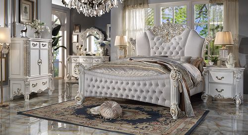 This Vendome bed perfectly converts a home into a European chateau. The dramatic beauty this bed offers is worldly. Grand in presence, this remarkable bed has been thoughtfully scaled to offer a footprint that will complement today-'s homes. It is luxurio