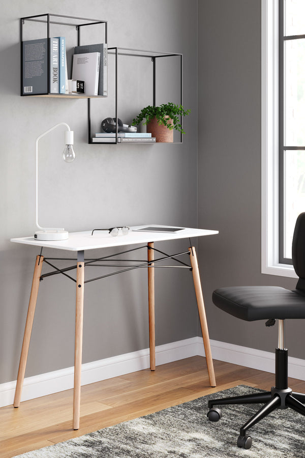  this home office desk adds a touch of artistic flair to your at-home work experience. It-'s designed with small space living in mind
