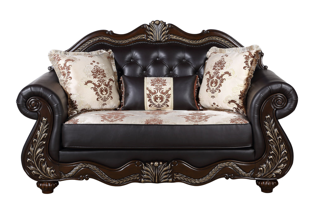 The Royal Classics Maximus Living Room Loveseat combines heirloom-quality craftsmanship with timeless design, offering both beauty and durability for any refined living space. Constructed from solid pine with premium polyurethane carvings, this loveseat i