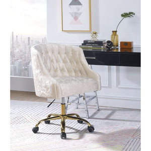  this chair is designed to maximize comfort and coziness. With the swivel and adjustable height