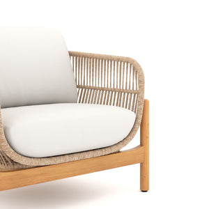  this chair promises enduring quality. Its color-fast