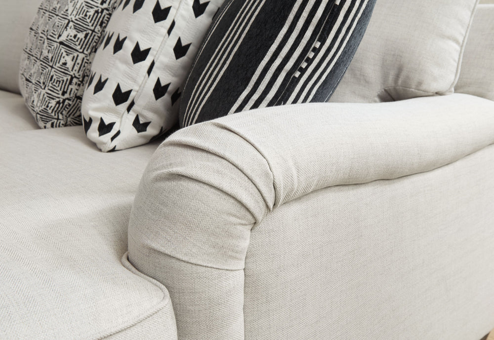 Innovatively recalling classic English countryside motifs for the current age, this sectional with chaise transforms your space with a charming approach to comfort. Its dove gray upholstery acts as a clean foundation for your modern farmhouse aesthetic. D