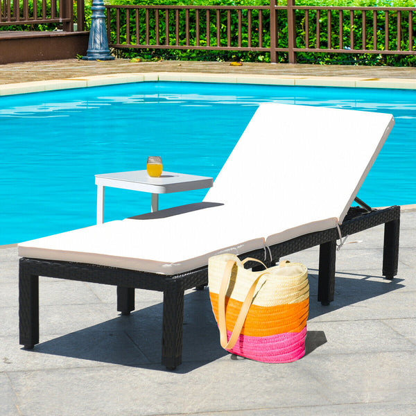Durable hand-woven black PE rattan and steel frame for long time using<br>8 sturdy legs offer extra support and stability for you<br>Soft and thick cushion for comfortable seating<br>Cushion with navy and off white cushion cover<br>The cover of the cushio
