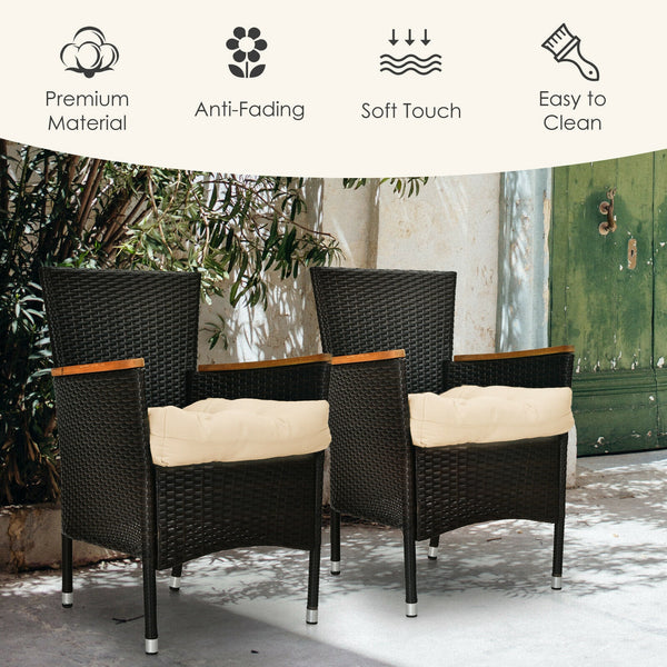 Durable polyester fabric is wear-resistant with a long lifespan <br>Soft cushions offer a better sitting experience <br>The waterproof and oil-proof cover is easy to clean and maintain <br>Exquisite workmanship without deformation <br>Sun protection funct