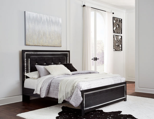  dark finish and faceted chrome-tone accents exude