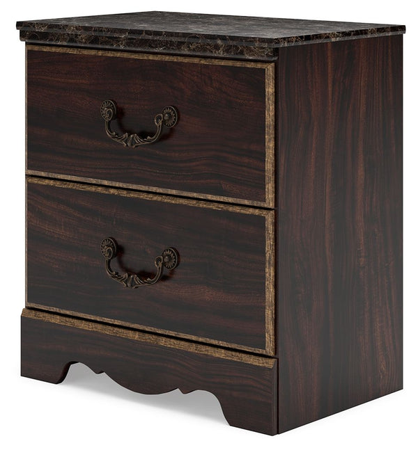  its sophisticated elements blend together to display your love of the traditional aesthetic. A slim USB port makes char
