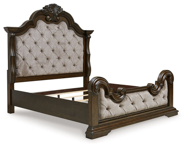  this opulent bed wows with stunning style. The look is timeless. The feel? Right at home.<br/><br/