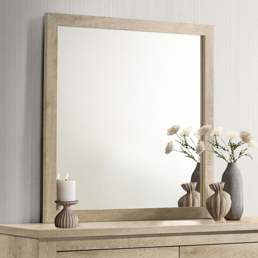 This rectangular mirror enhances bedroom depth and brightness with its sturdy weathered oak frame. Constructed from engineered wood and a scratch-resistant veneer, it offers both durability and rustic charm. Its warm, natural tones complement transitional