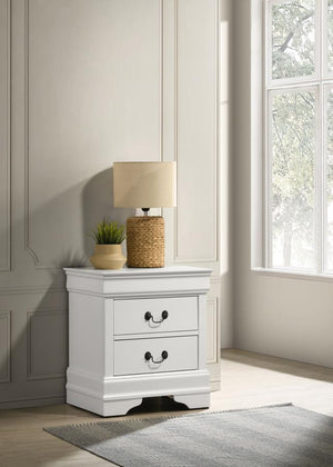  it-'s a versatile choice that complements a wide range of beds