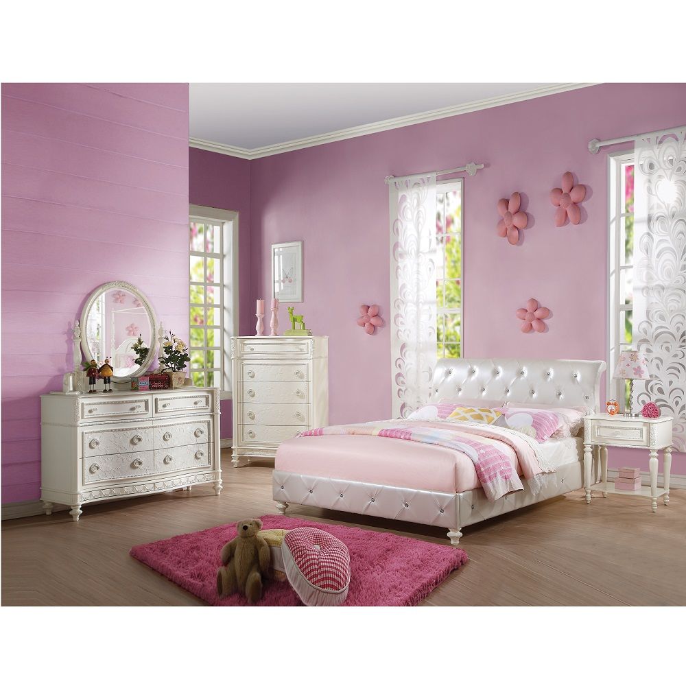 2 Drw Drawer: GLIDE Side Metal (3/4 Ext.), DT French Front & Back, Felt-Lined Top Drw, Hdw: White Metal Drawer Size: 6-"H (152mm)