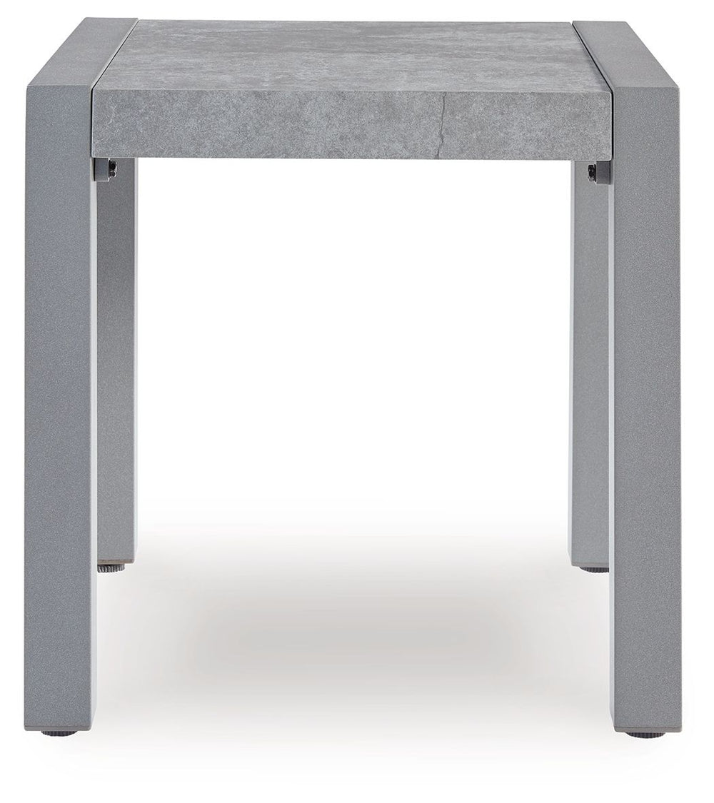 Indulge in luxe outside living without sacrificing longevity. This outdoor end table combines natural beauty with a sleek aluminum frame. Soak up the sun poolside or on the porchâ€”itâ€™s the perfect perch for your drink or latest read. And with a chic gr