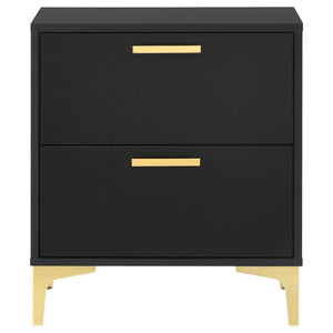  black finish offers a simple