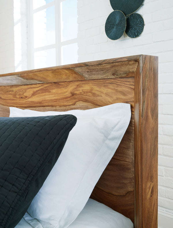 Dressonni - Brown - California King Panel Bed