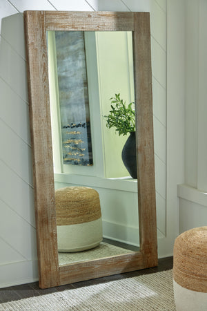  linear profile for a simple-yet-striking look. Its distressed brown finish has an enduring charisma