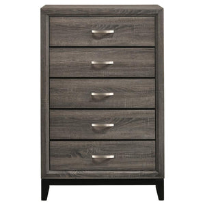  exposed wood grain that oozes sophistication. Tapered legs in a black finish offer a modern feel